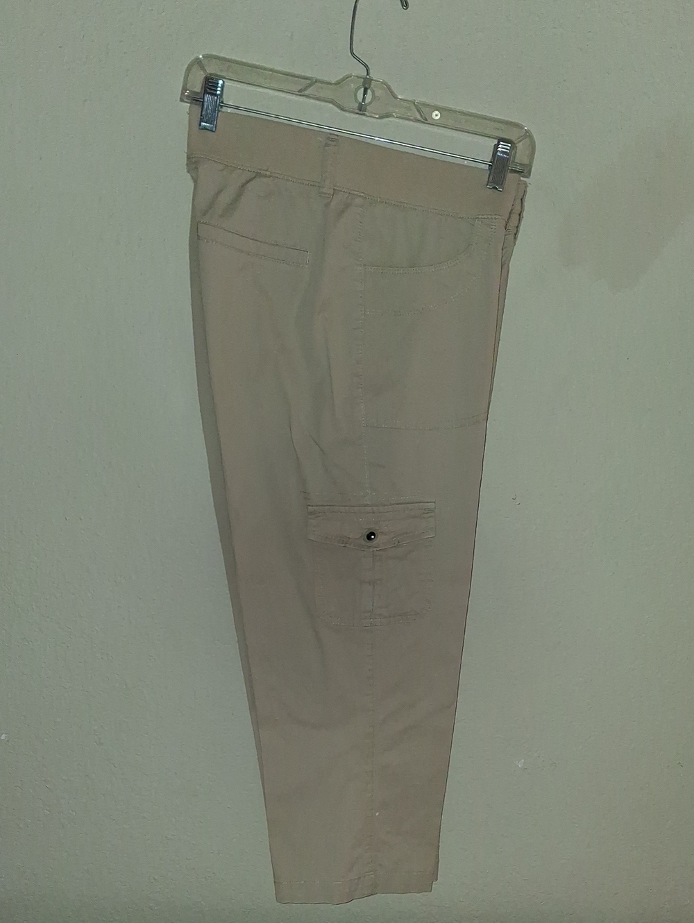 Lee's Relax Fit Women Tan Capri Cargo Pants Size 6 Medium Pockets Elastic Band